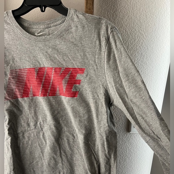 Nike Men's Gray Long Sleeve Shirt - Size L Worn - Picture 3 of 4